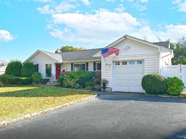 10 Sherman, Glen Cove, NY 11542