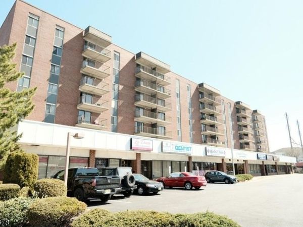 10 N Wood Ave, Linden, NJ 07036