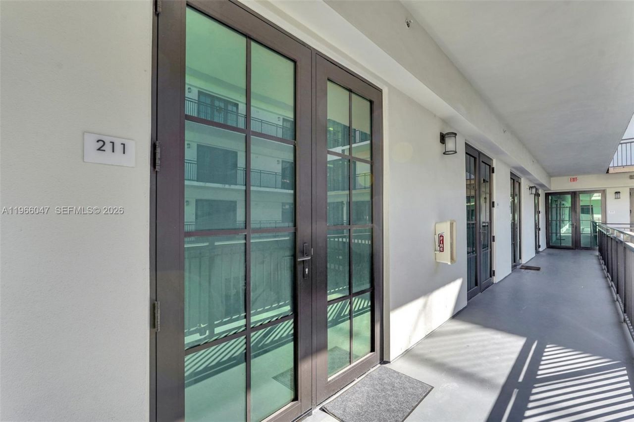 4100 SW 64th Ave , Unit 211, Davie, FL 33314 Photo