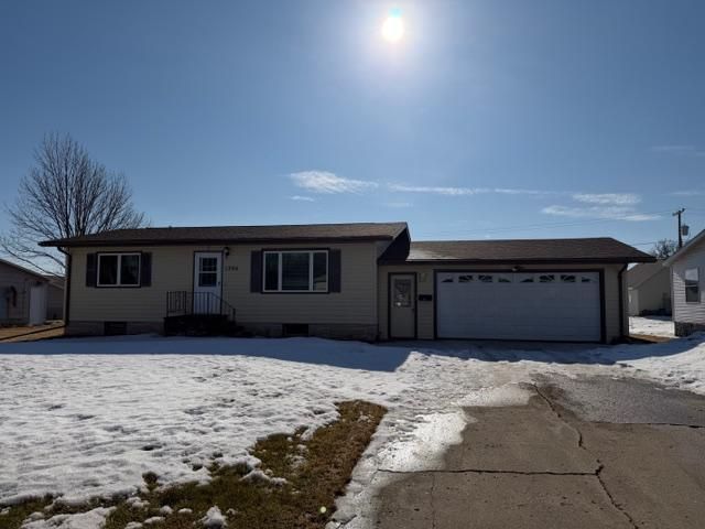 1306 Lenham Avenue Se, Cooperstown, ND 58425 Main Photo