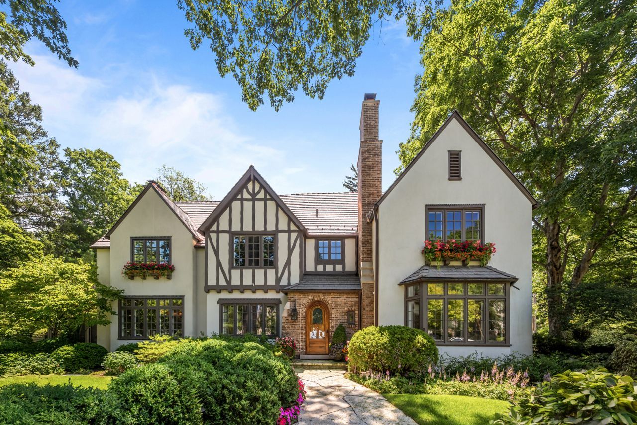 Lake Bluff, IL 60044