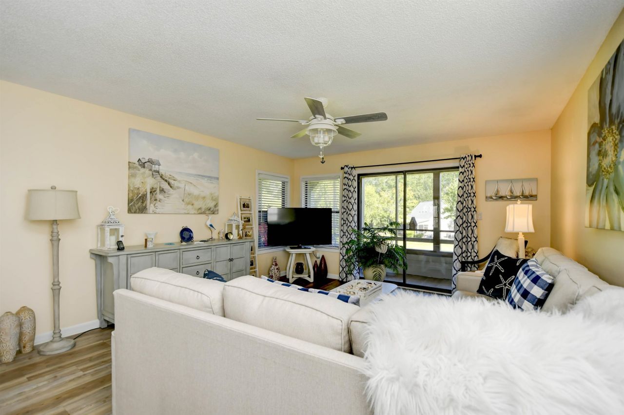 501 Maison Dr.  Photo 9