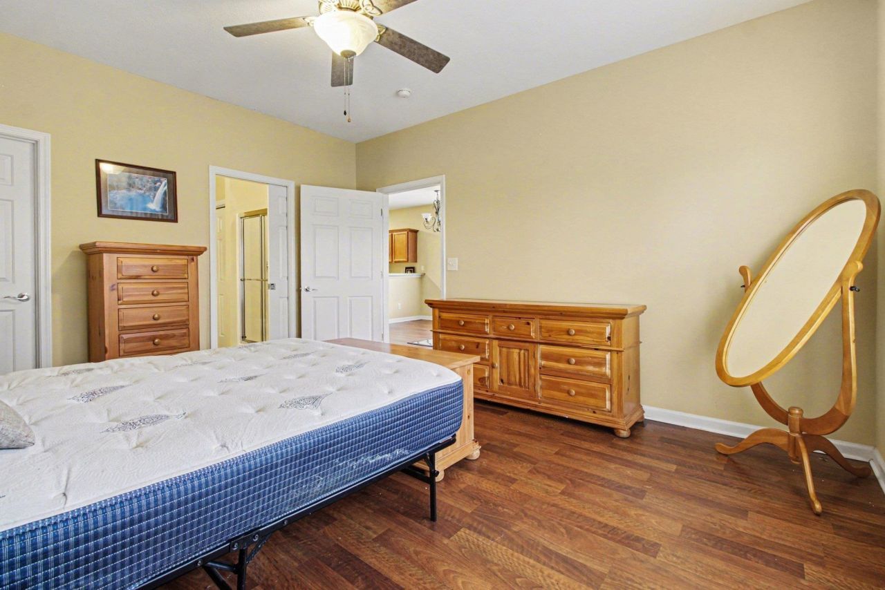 4104 Pinehurst Circle Photo 13