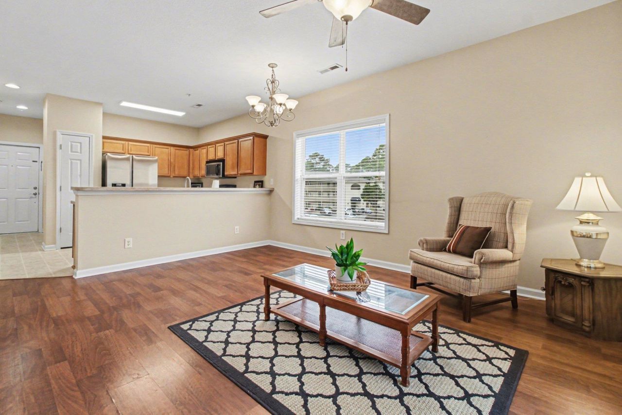 4104 Pinehurst Circle Photo 6