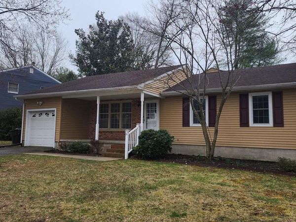 8 IRONWOOD CIRCLE, DOVER, DE 19904