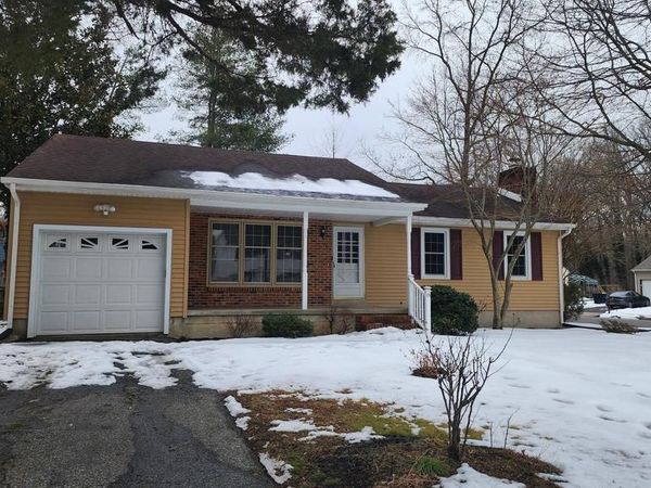 8 IRONWOOD CIRCLE, DOVER, DE 19904