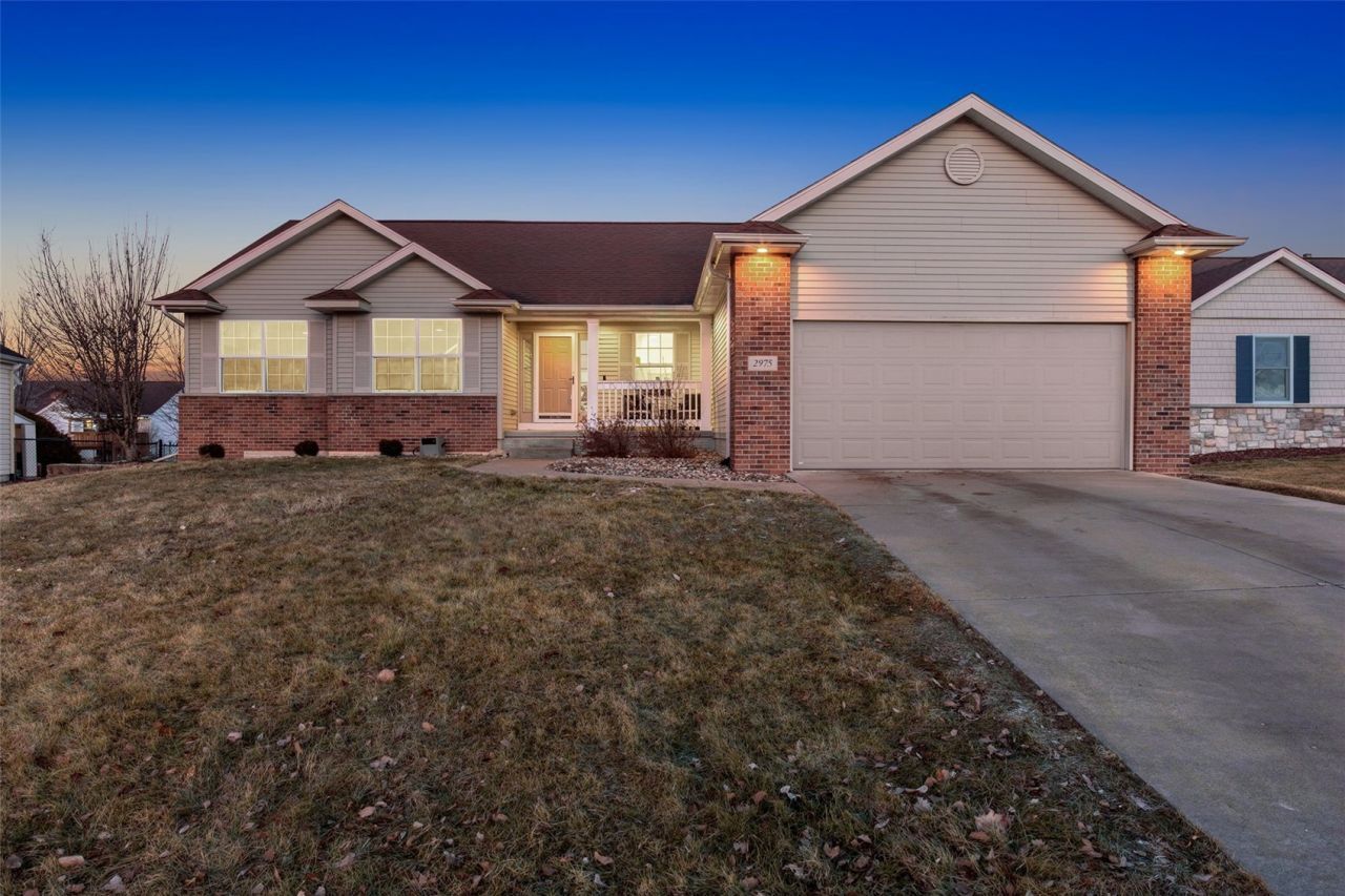 2975 Roseberry Court, Marion, IA 52302 Main Photo