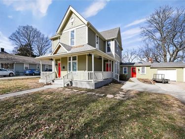 204 SE 1st Street, Lee's Summit, MO 64063
