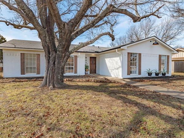 807 Spanish Trail Drive, Granbury, TX 76048