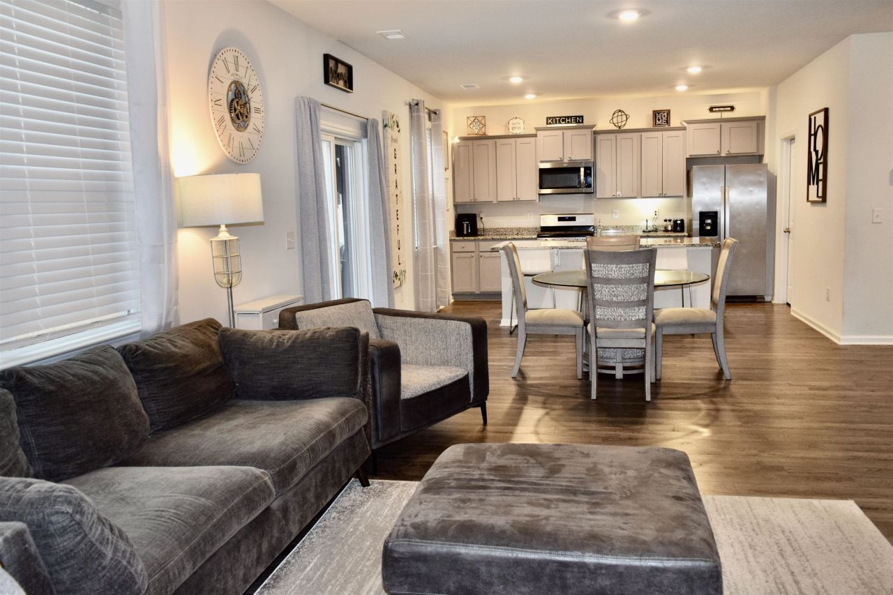 372 Emery Oak Dr. Photo 14