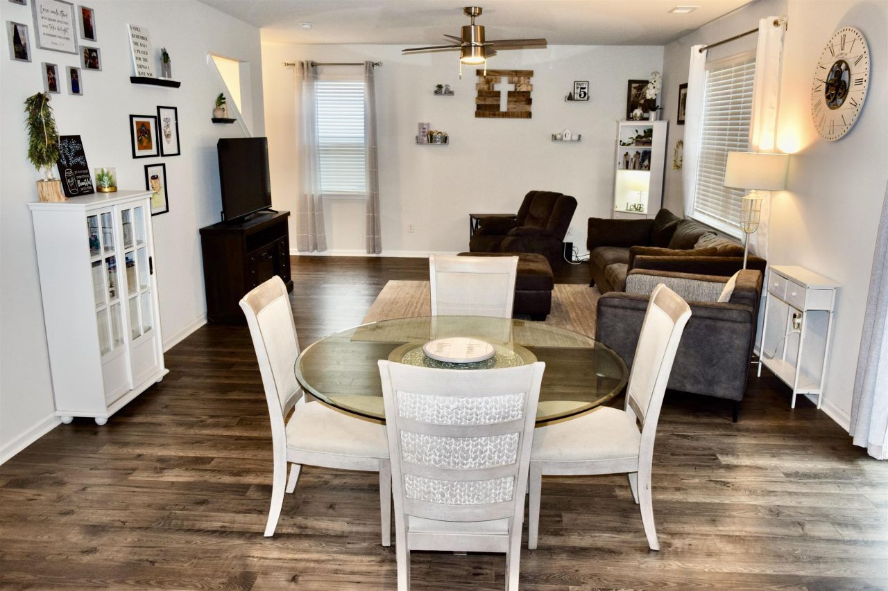 372 Emery Oak Dr. Photo 6