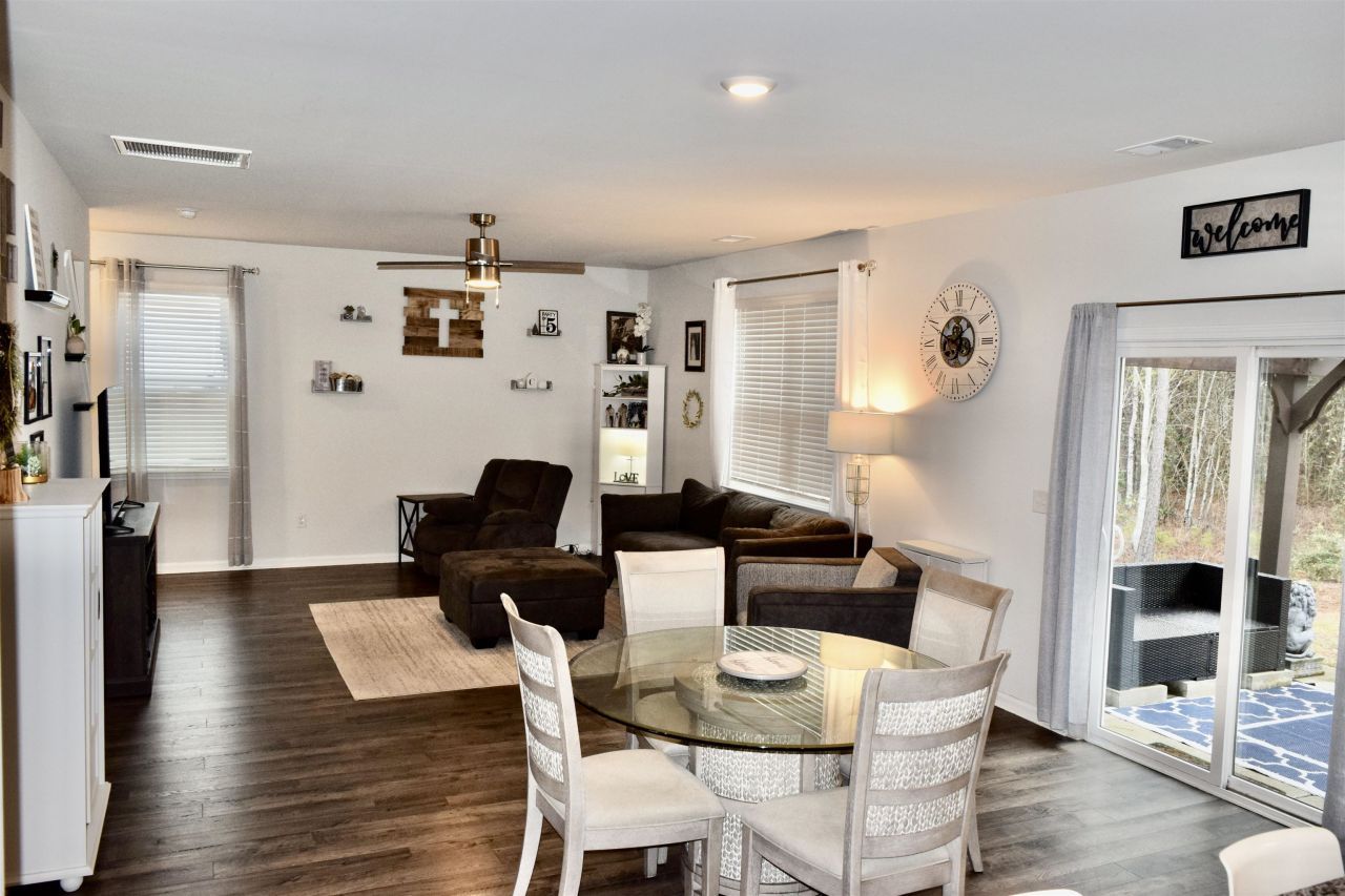 372 Emery Oak Dr. Photo 7