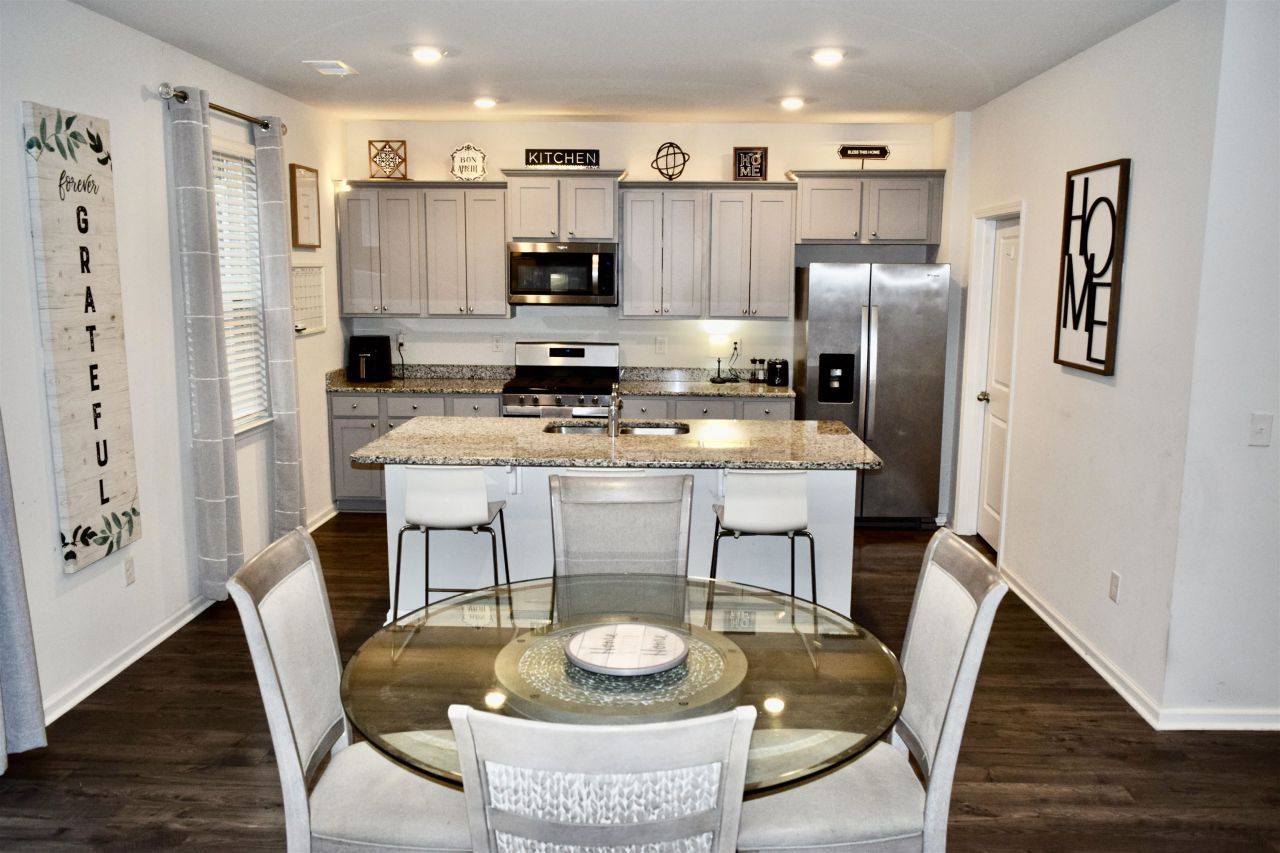 372 Emery Oak Dr. Photo 9