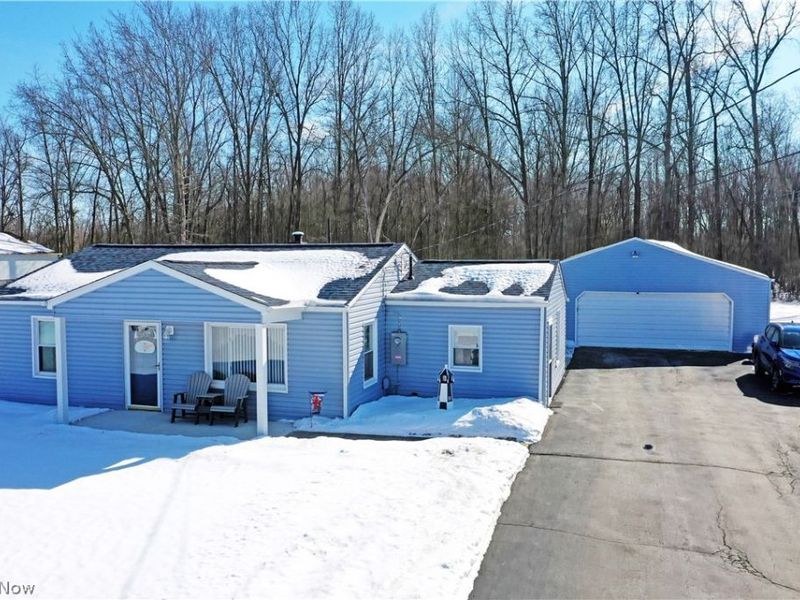 1875 Lucretia Drive, Girard, OH 44420 Photo 2