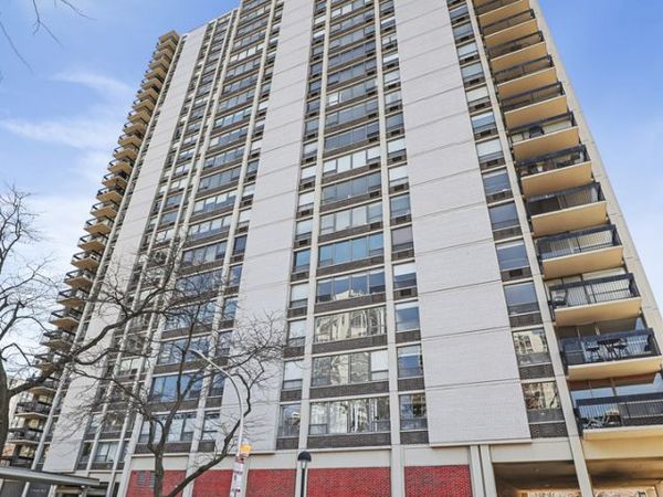 1360 N Sandburg Terrace, Unit 2908, Chicago, IL 60610