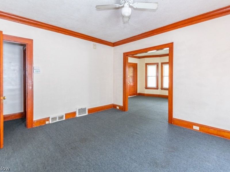 917 Helmsdale Road, Cleveland Heights, OH 44112 Photo 8