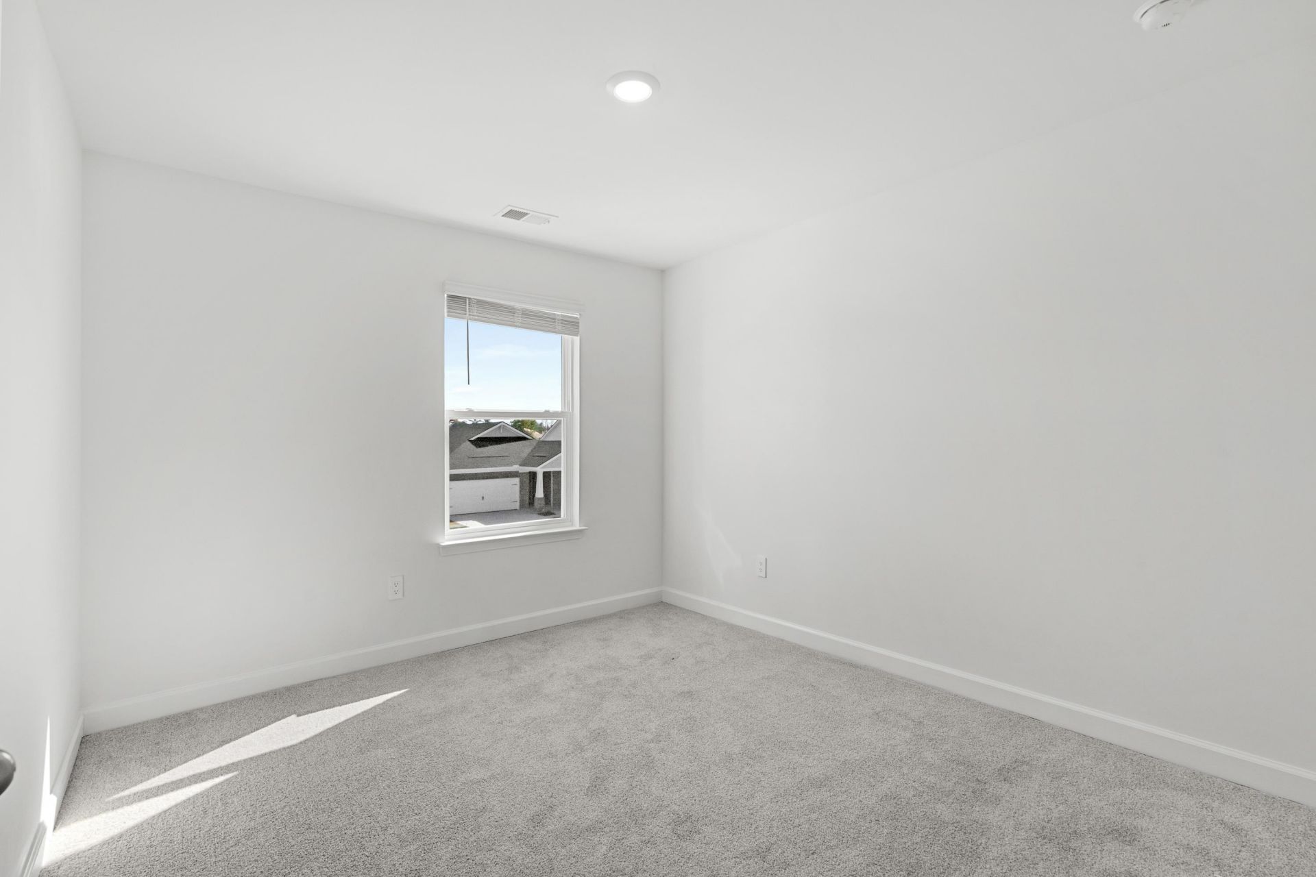 8239 Essence Dr. Photo 26