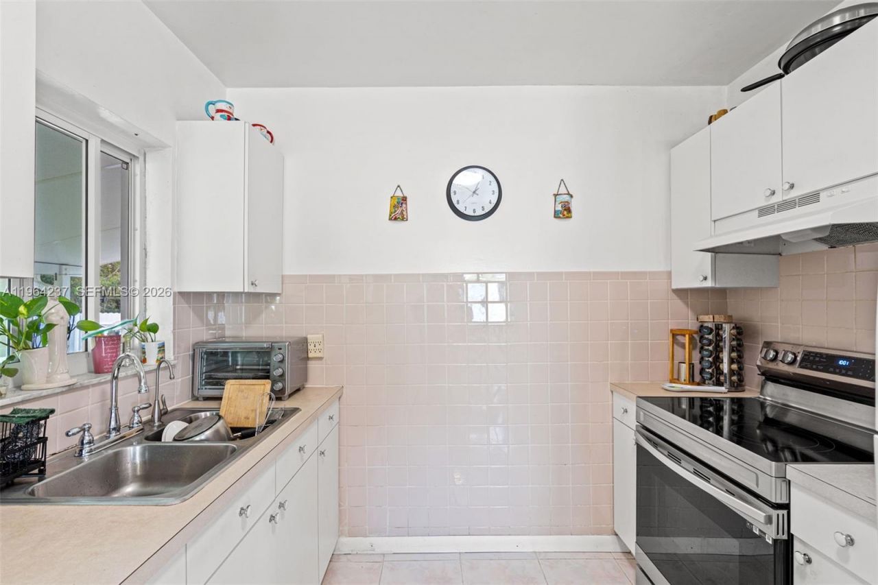 15401 NW 28th Ct, Miami Gardens, FL 33054 Photo