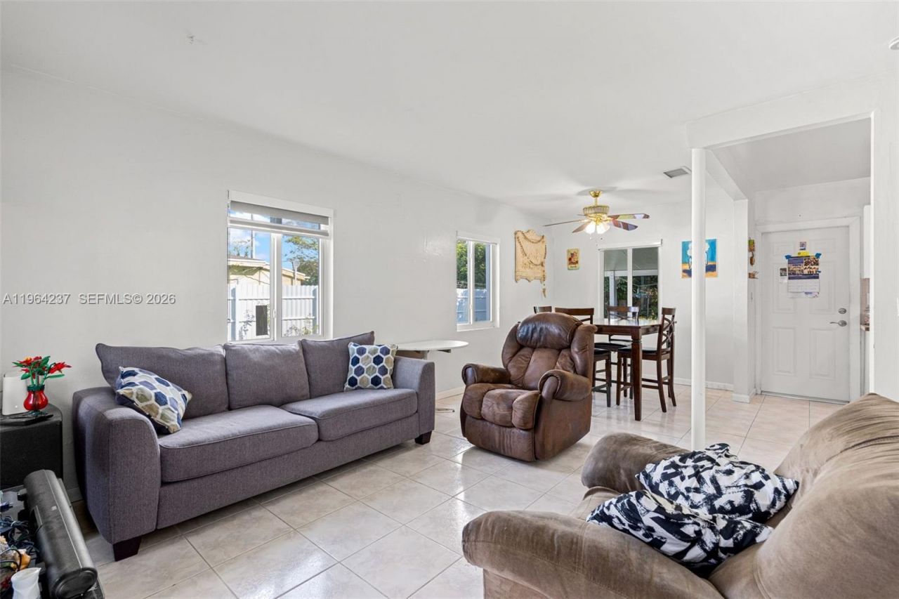 15401 NW 28th Ct, Miami Gardens, FL 33054 Photo