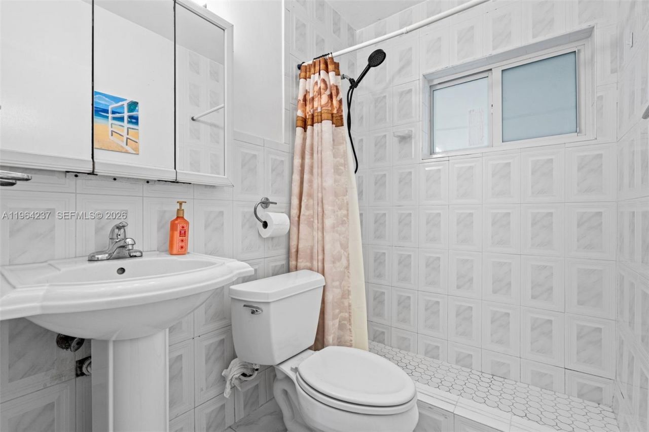 15401 NW 28th Ct, Miami Gardens, FL 33054 Photo