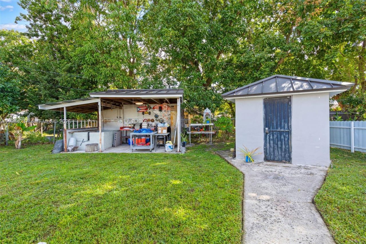 15401 NW 28th Ct, Miami Gardens, FL 33054 Photo