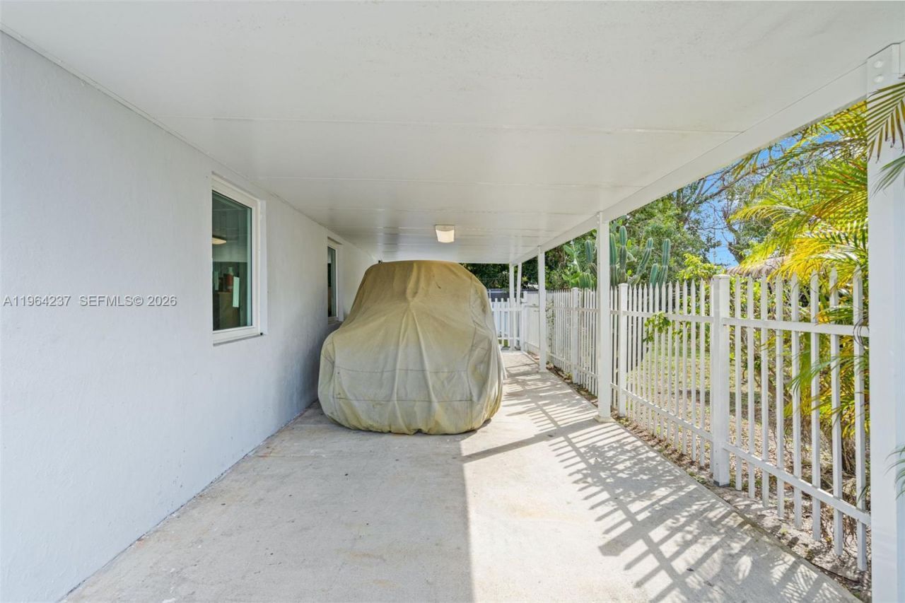 15401 NW 28th Ct, Miami Gardens, FL 33054 Photo