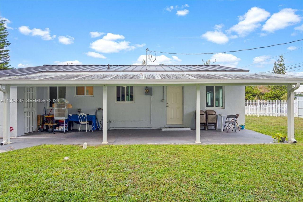 15401 NW 28th Ct, Miami Gardens, FL 33054 Photo