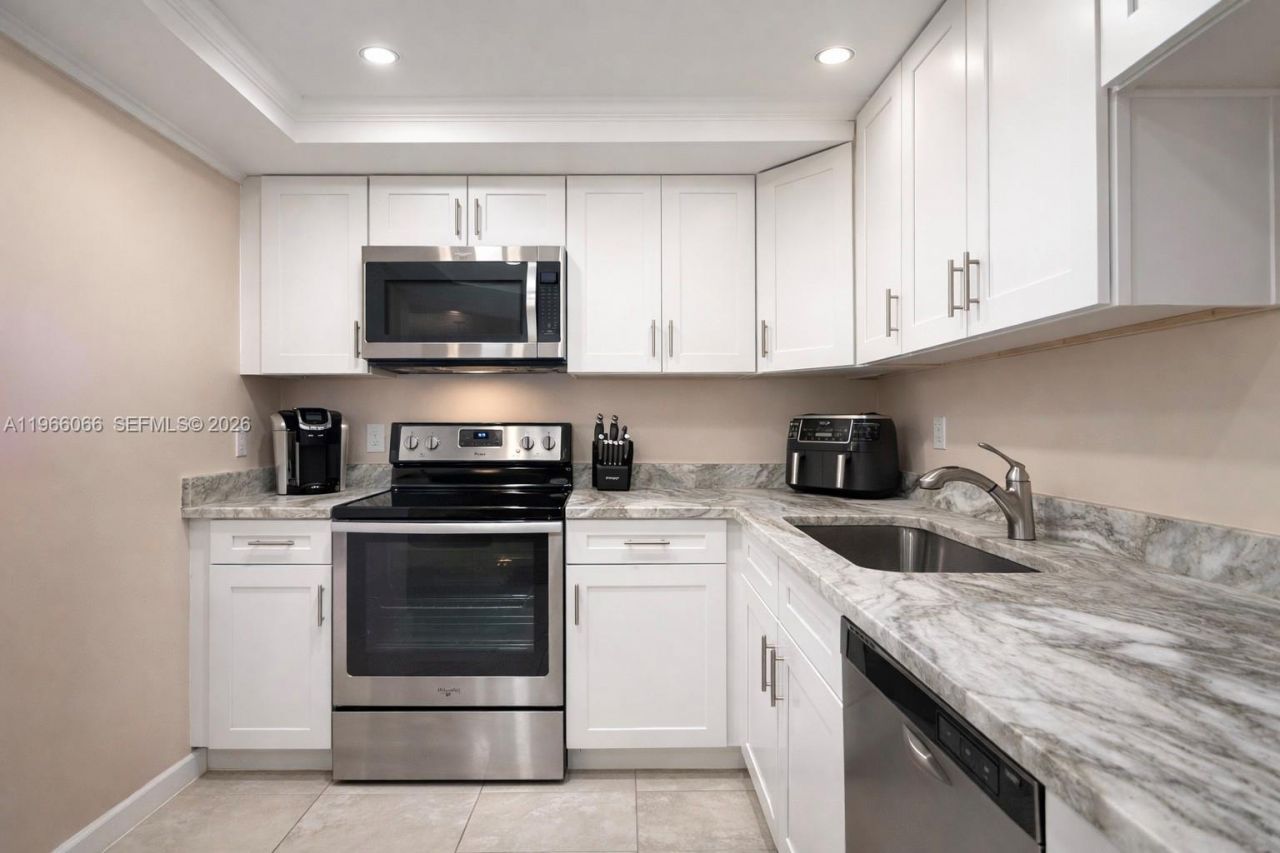 3016 Lyndhurst I, Unit 3016, Deerfield Beach, FL 33442 Main Photo