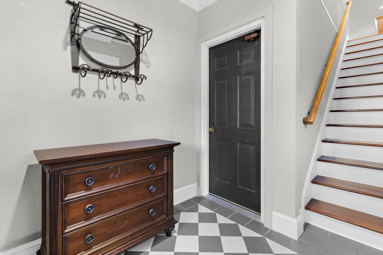 10 Commons Court Photo 10