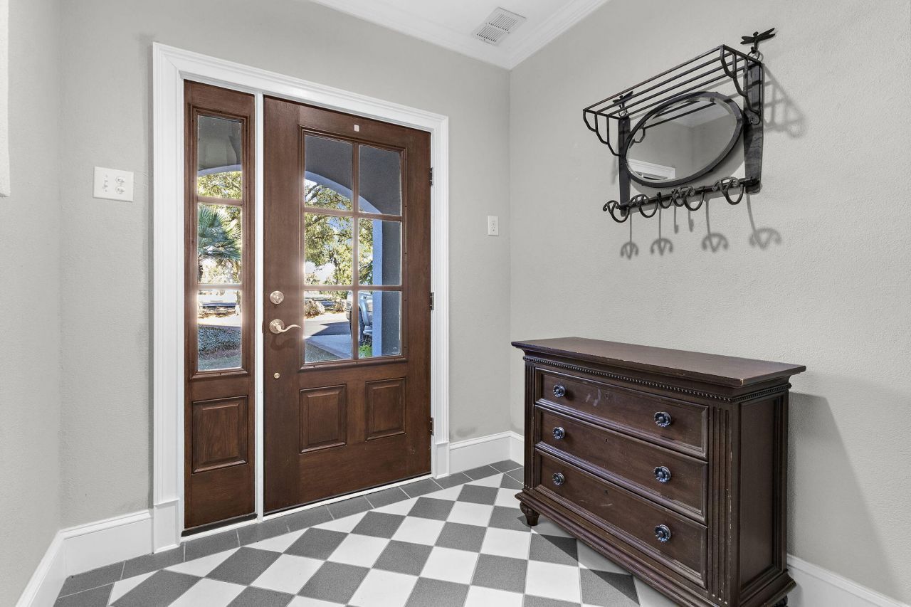 10 Commons Court Photo 11