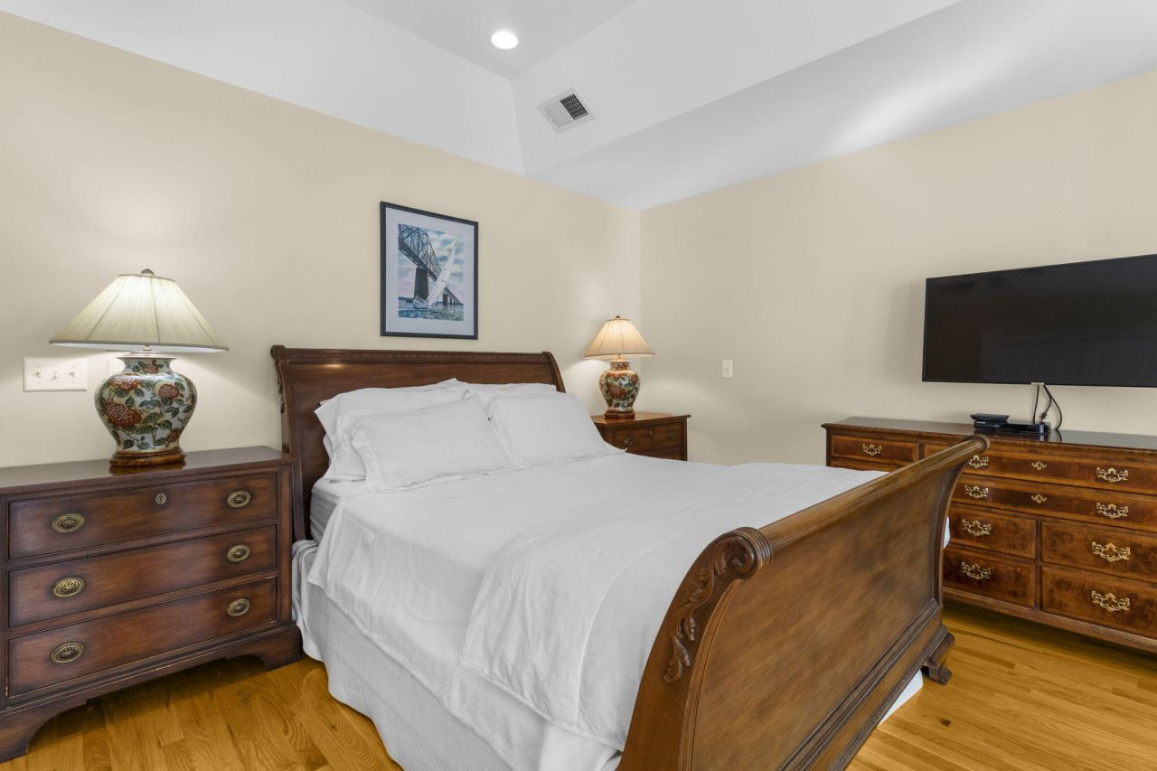 10 Commons Court Photo 34