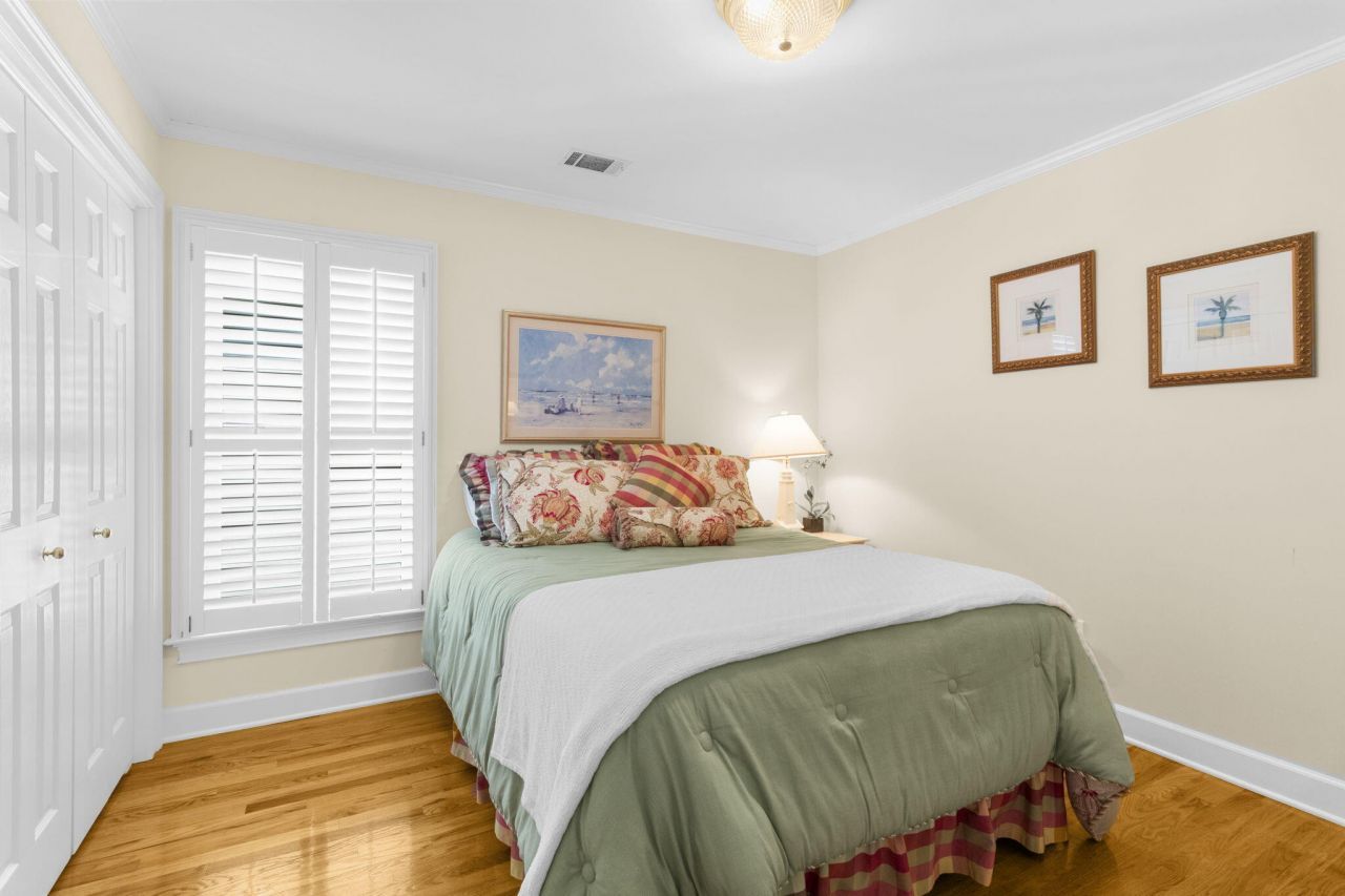 10 Commons Court Photo 40