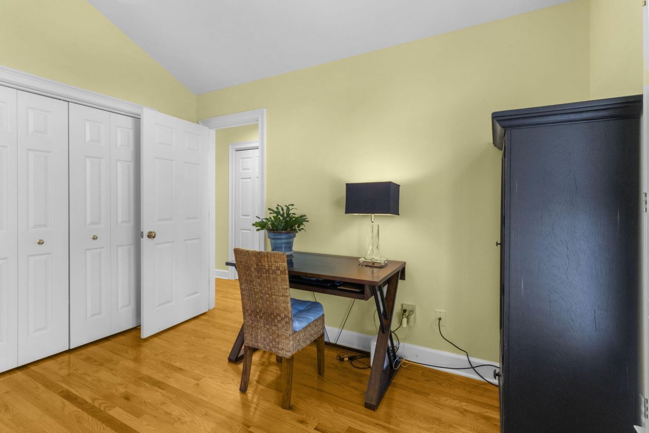 10 Commons Court Photo 43