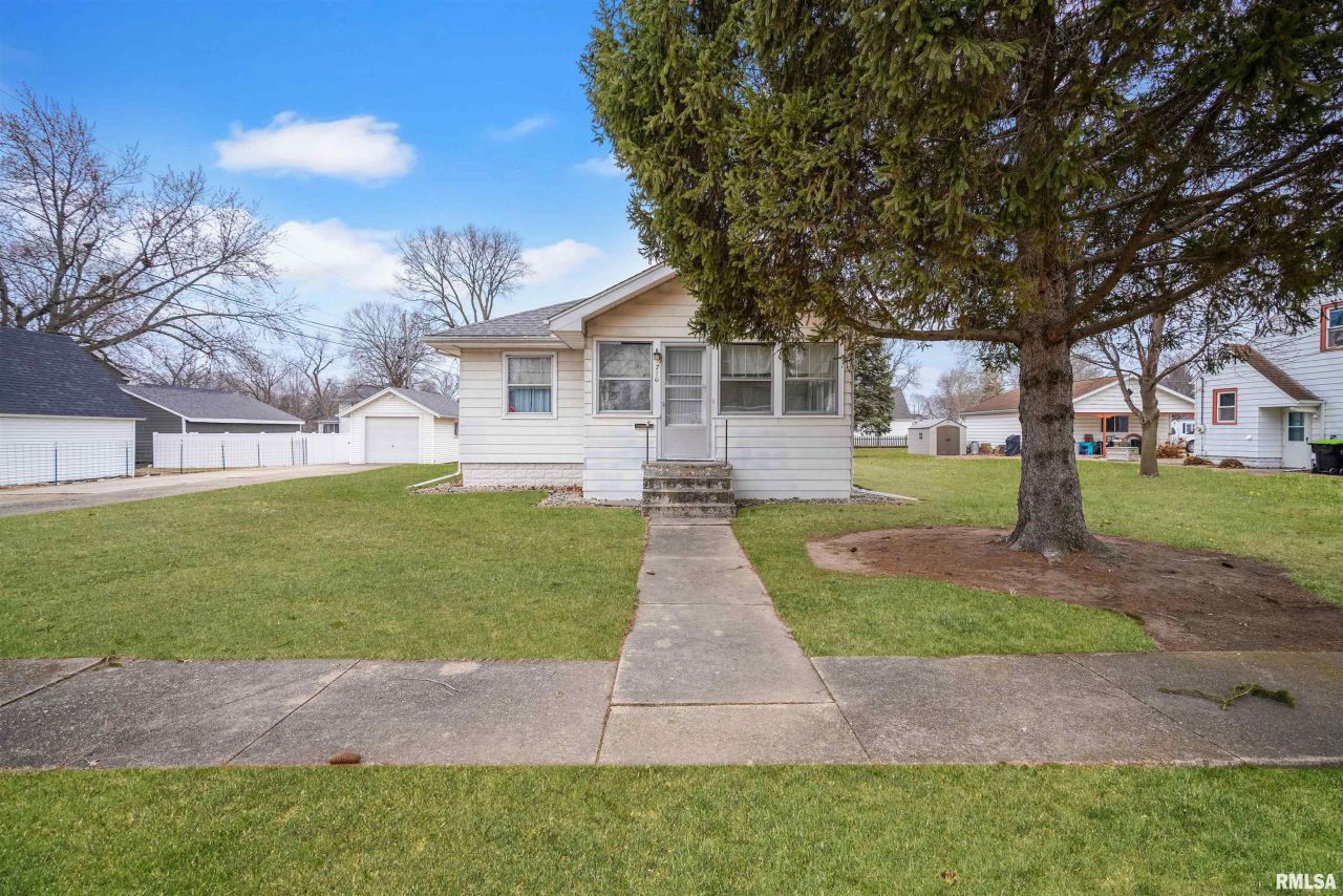 716 W Walnut Street, Chillicothe, IL 61523 Main Photo