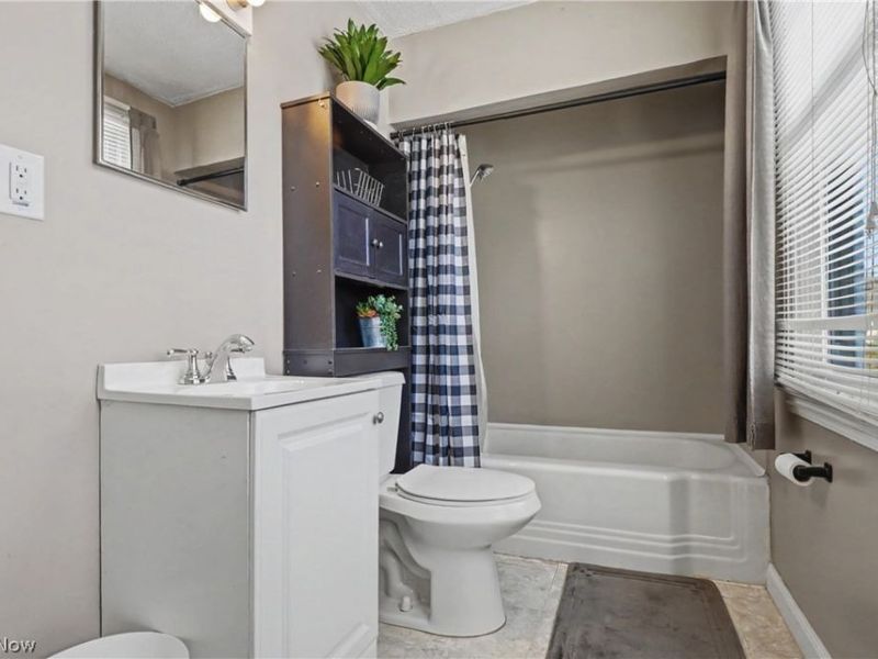 308 E Vista Avenue, Akron, OH 44319 Photo 18