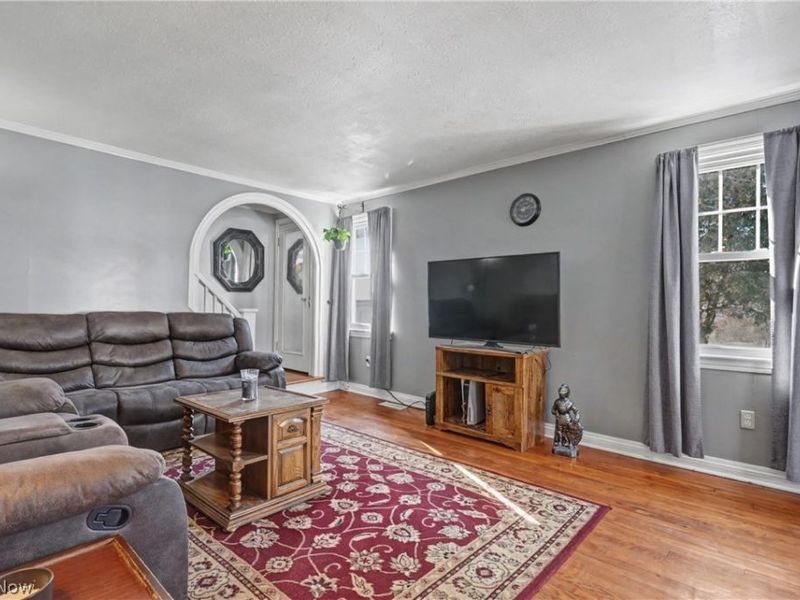 308 E Vista Avenue, Akron, OH 44319 Photo 5