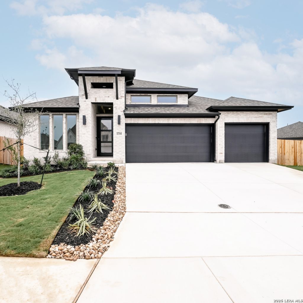 1734 Gyst Road, Seguin, TX 78155 Main Photo