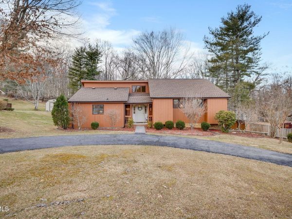 185 Picadilly Lane, Gray, TN 37615