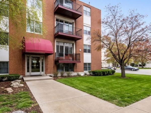 800 Hyde Park Ave, Unit 3, Boston, MA 02136