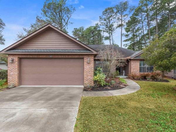 143 Myrtle Trace Dr., Conway, SC 29526