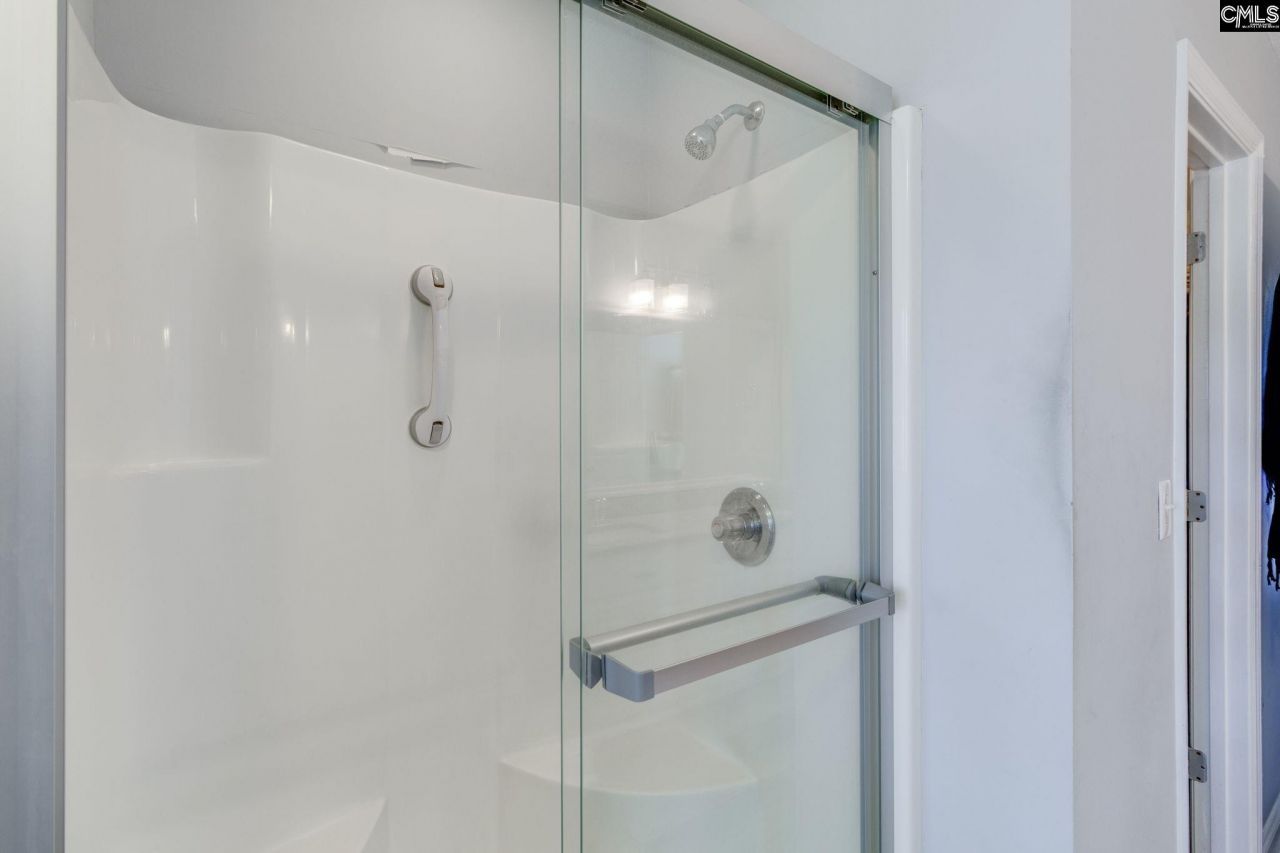 15 Freedom Lane Photo 18