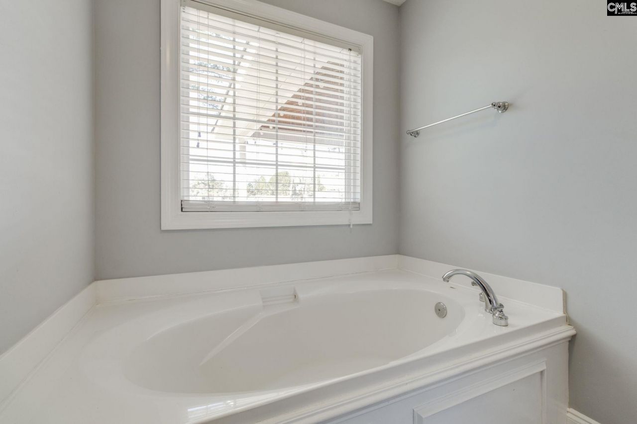 15 Freedom Lane Photo 19