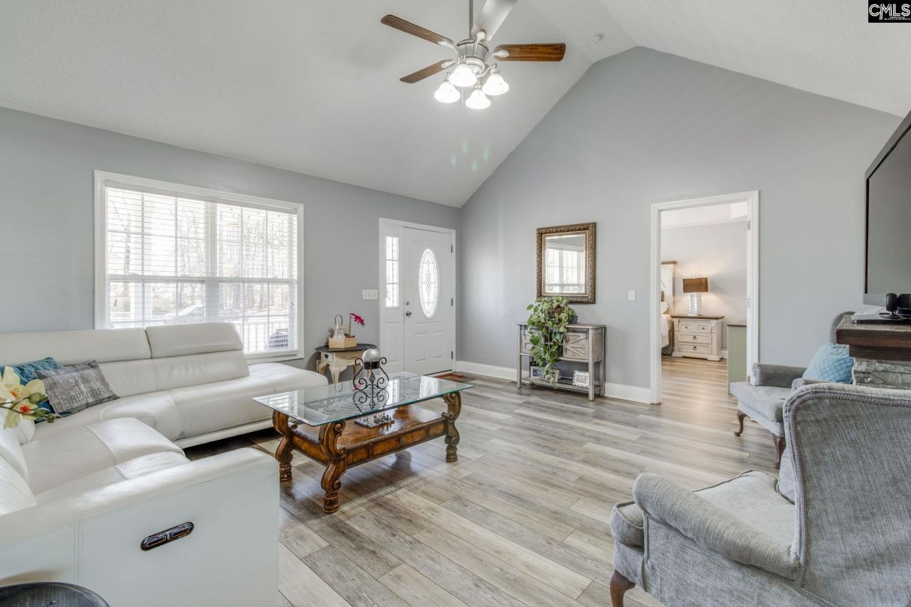 15 Freedom Lane Photo 7