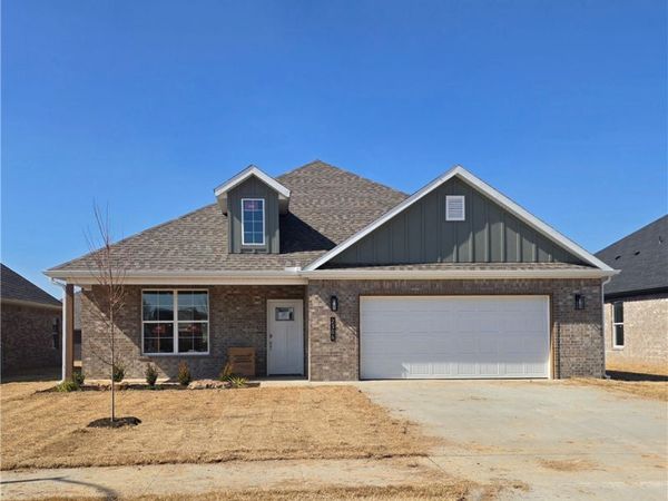 2306 N Zane Street , Siloam Springs, AR 72761