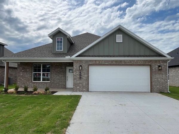2306 N Zane Street, Siloam Springs, AR 72761