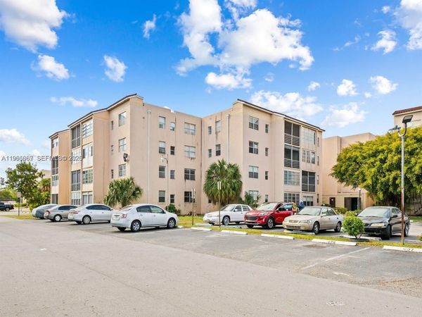 2840 Somerset Dr , Unit 400M, Lauderdale Lakes, FL 33311