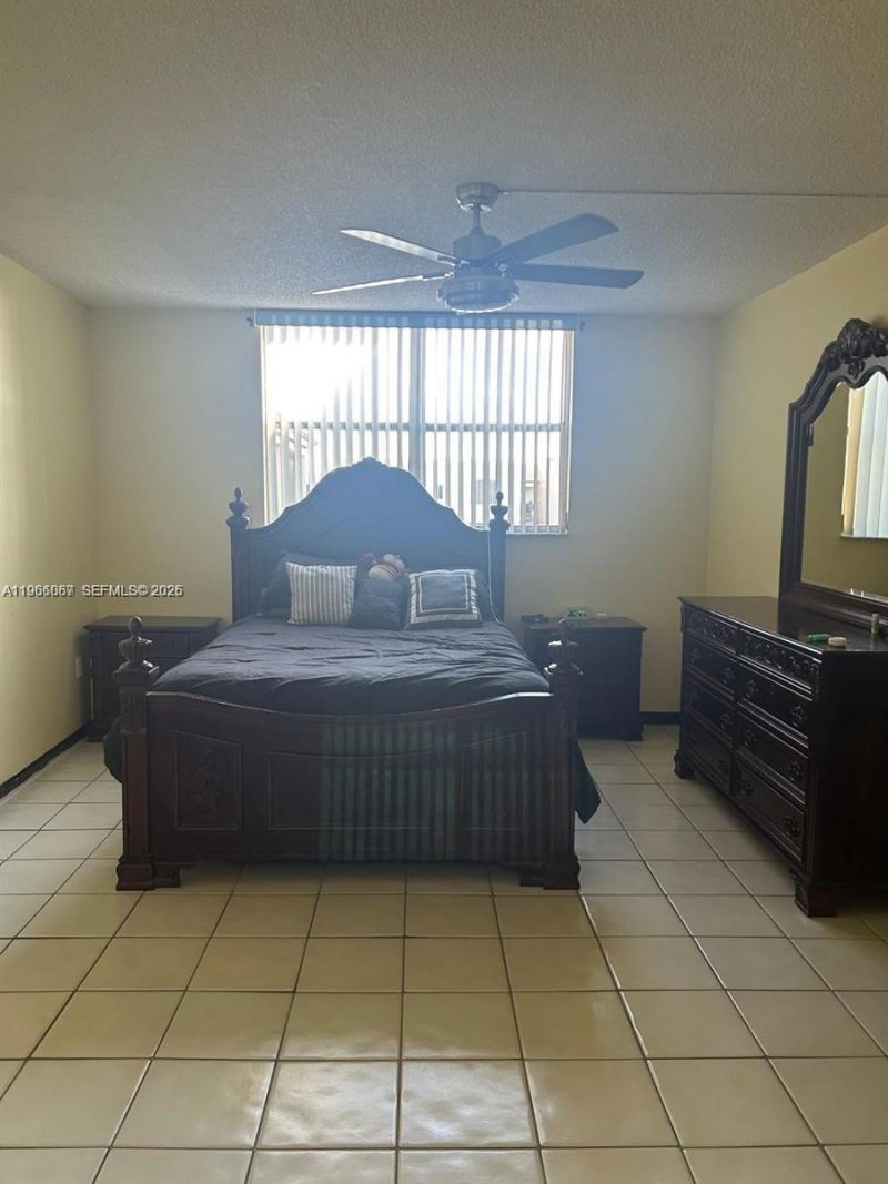 2840 Somerset Dr , Unit 400M, Lauderdale Lakes, FL 33311 Photo
