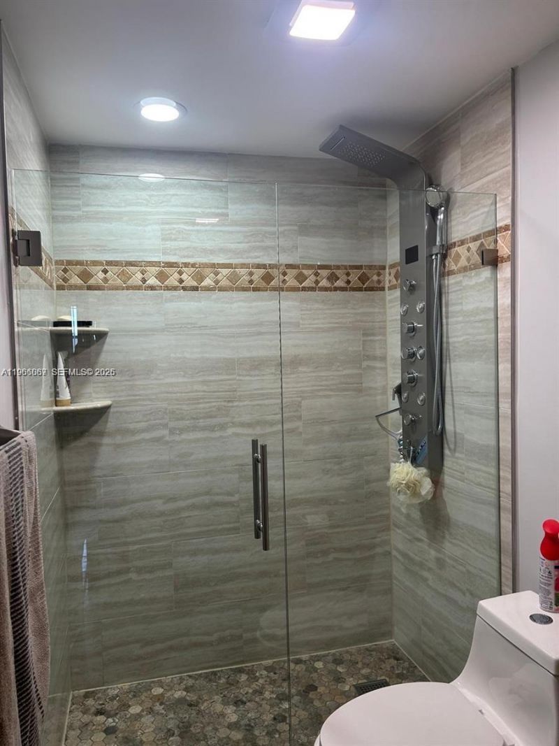 2840 Somerset Dr , Unit 400M, Lauderdale Lakes, FL 33311 Photo