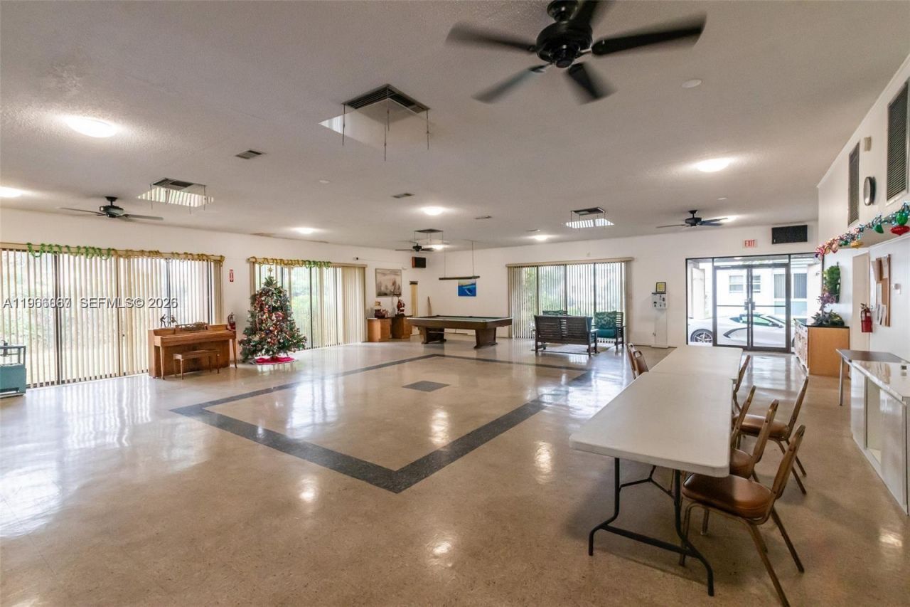 2840 Somerset Dr , Unit 400M, Lauderdale Lakes, FL 33311 Photo