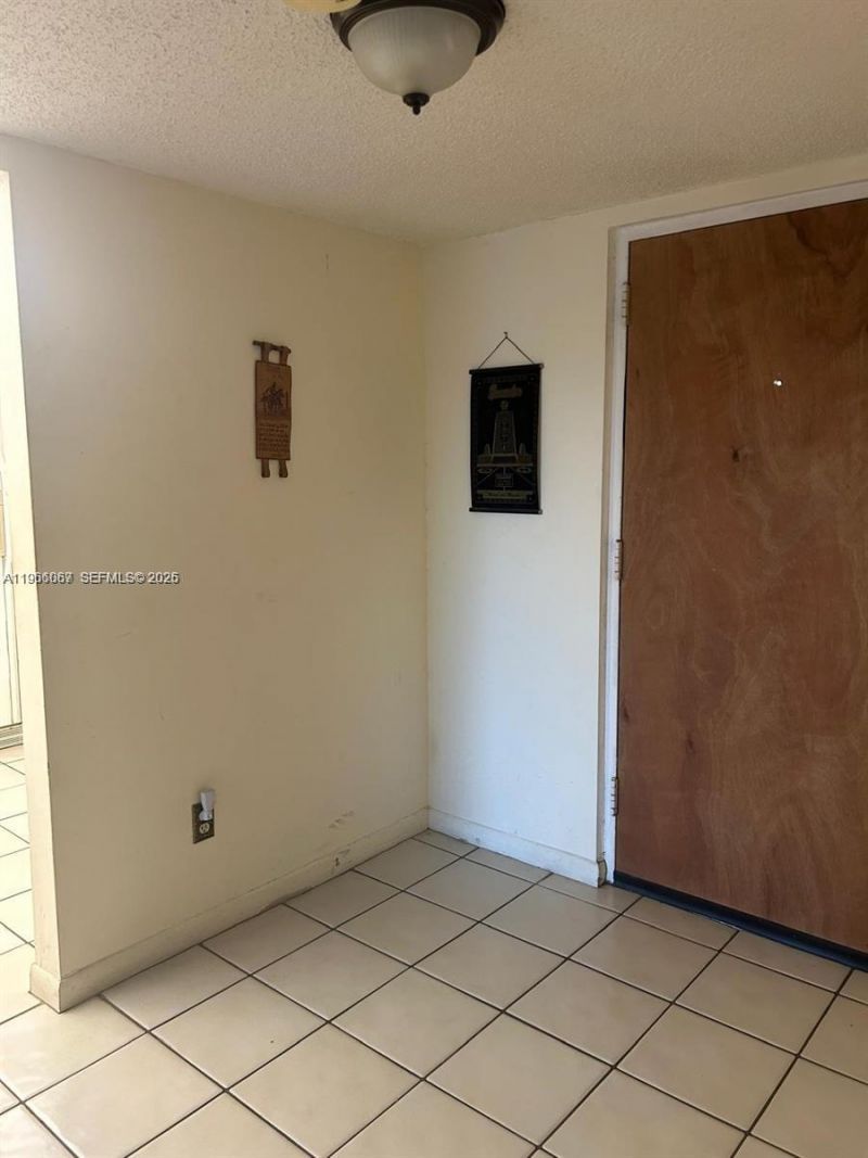 2840 Somerset Dr , Unit 400M, Lauderdale Lakes, FL 33311 Photo